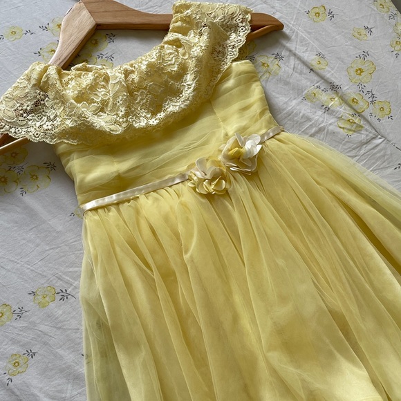 Fresh Yellow Belle Dress with Lace detailing- Girls - 4–5years - Used - Picture 3 of 13